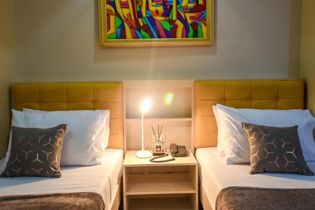 Ett Hometel Kalibo Exterior photo