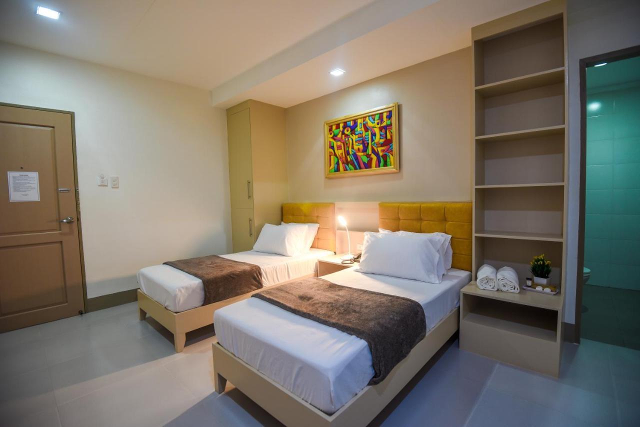 Ett Hometel Kalibo Exterior photo