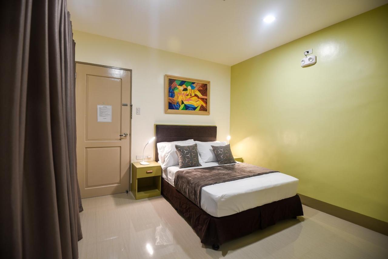Ett Hometel Kalibo Exterior photo