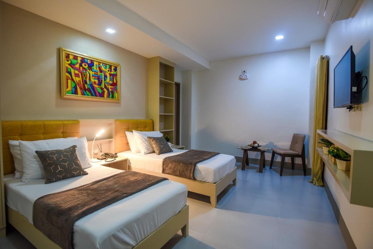 Ett Hometel Kalibo Exterior photo